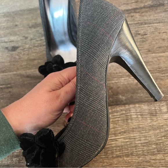 Joey O Plaid Shoes with Velvet Bow Detail - Grey/Red/Black - Picture 6 of 12